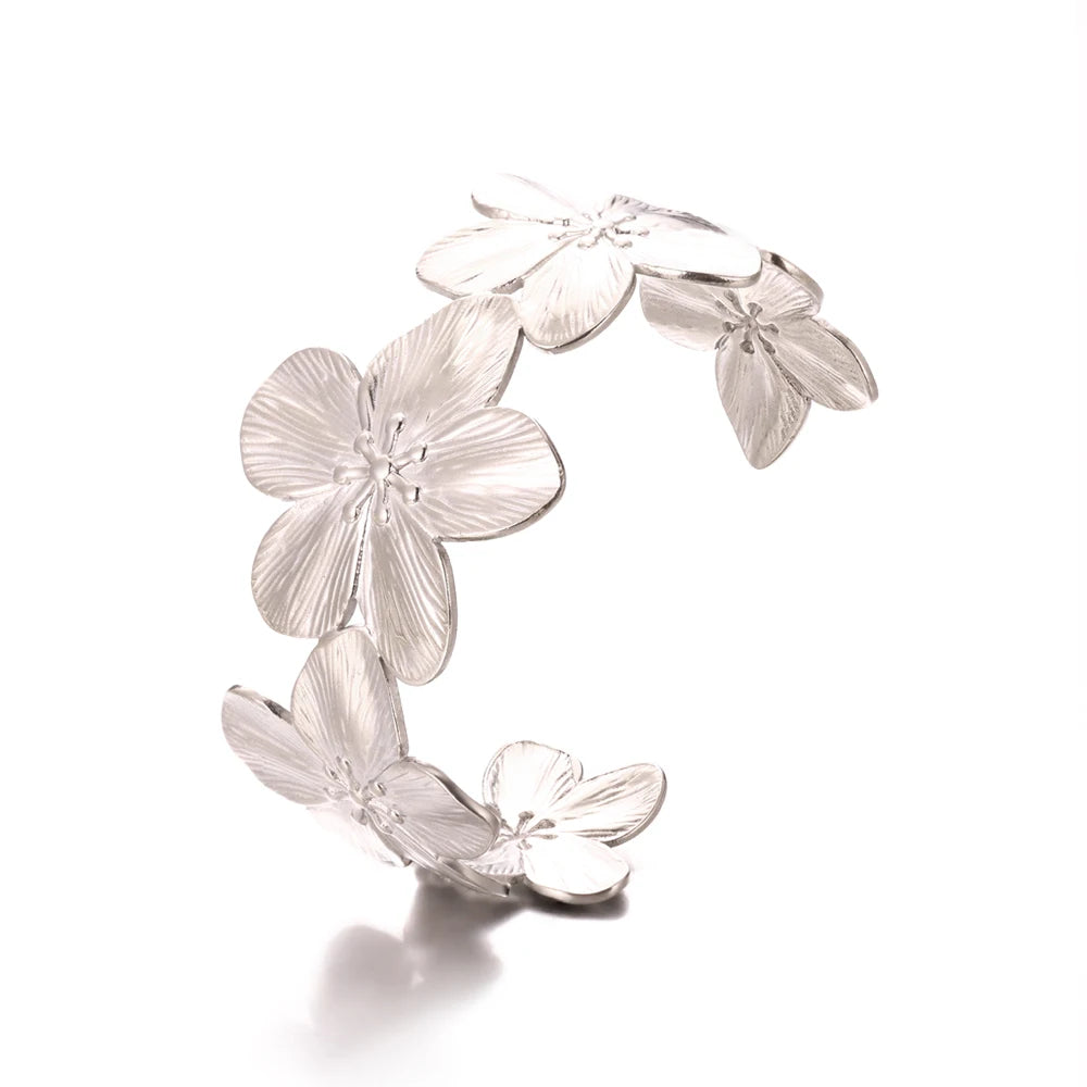 Liveify silver flower ring with textured petals, adjustable open band design for women's fashion jewelry