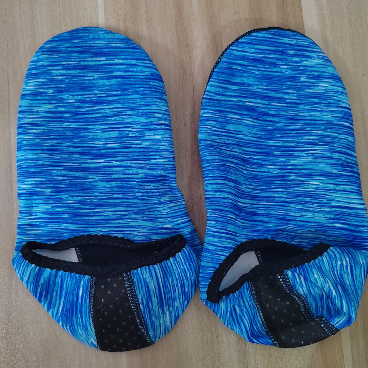 Liveify blue striped no-show socks with black mesh heel and toe, ideal for athletic wear